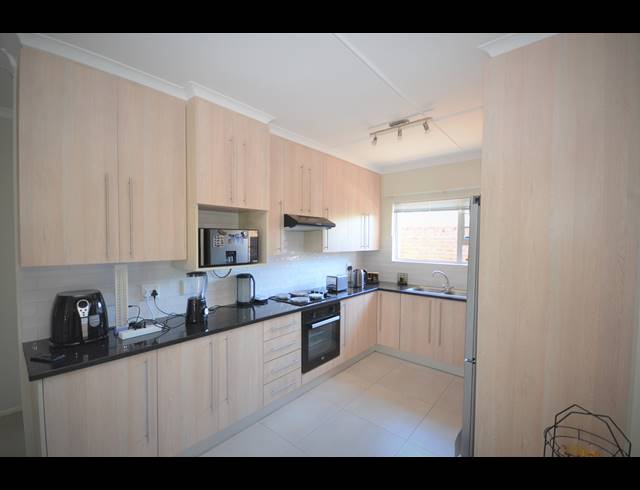 2 BEDROOM TOWNHOUSE RENTED IN ABBOTSFORD